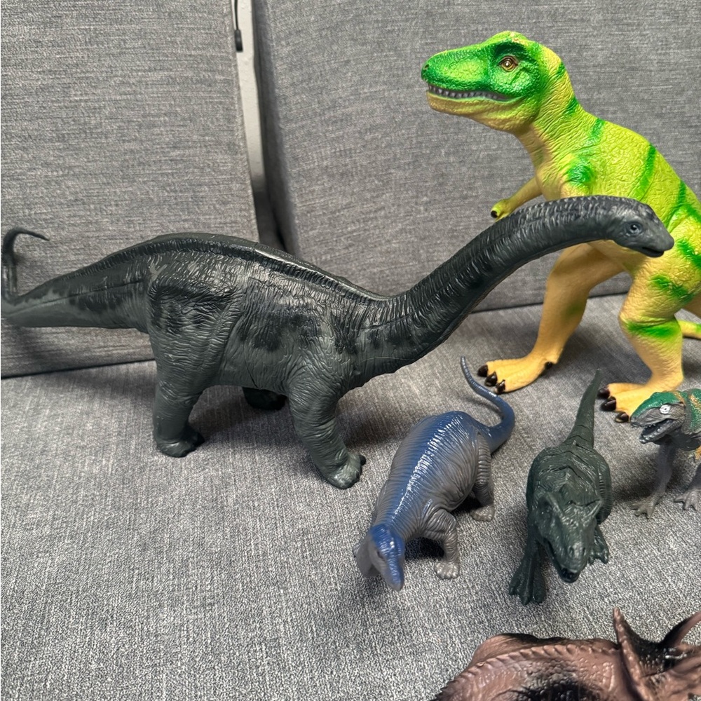 Large Vintage Dinosaur Toy Set - Green, Orange, Black - Picture 10 of 16